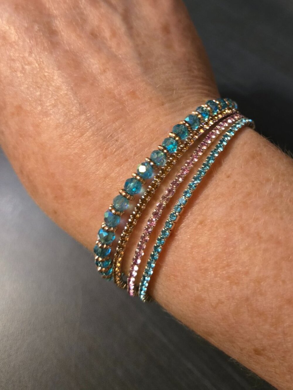 New SET of 4 Elastic Fashion Bracelets
